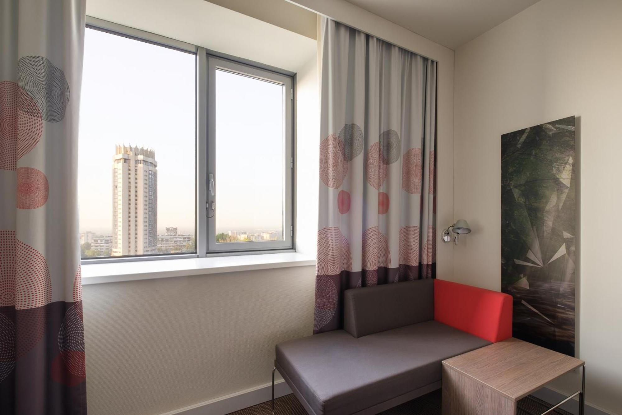 Novotel Almaty City Center מראה חיצוני תמונה
