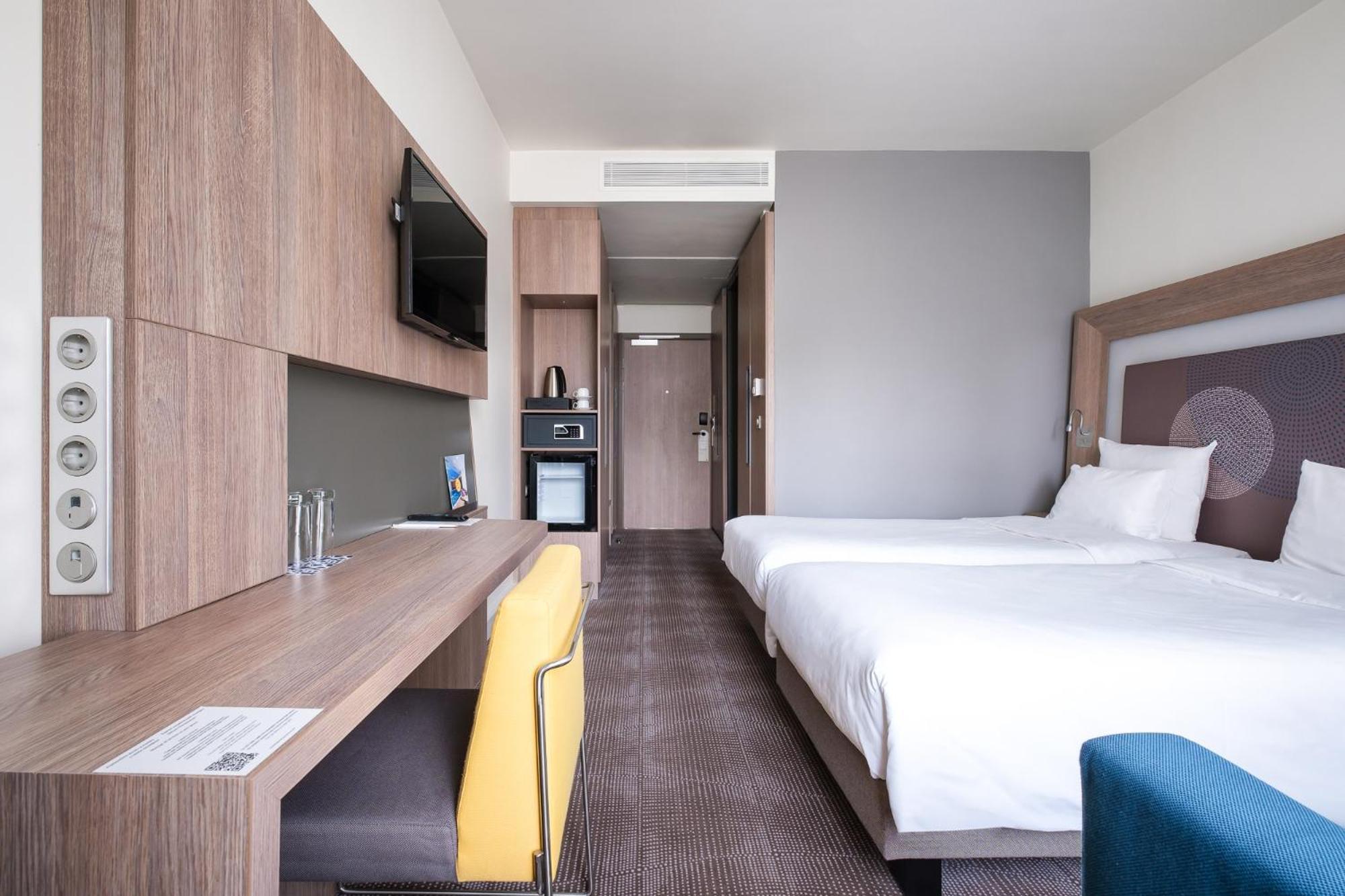 Novotel Almaty City Center מראה חיצוני תמונה